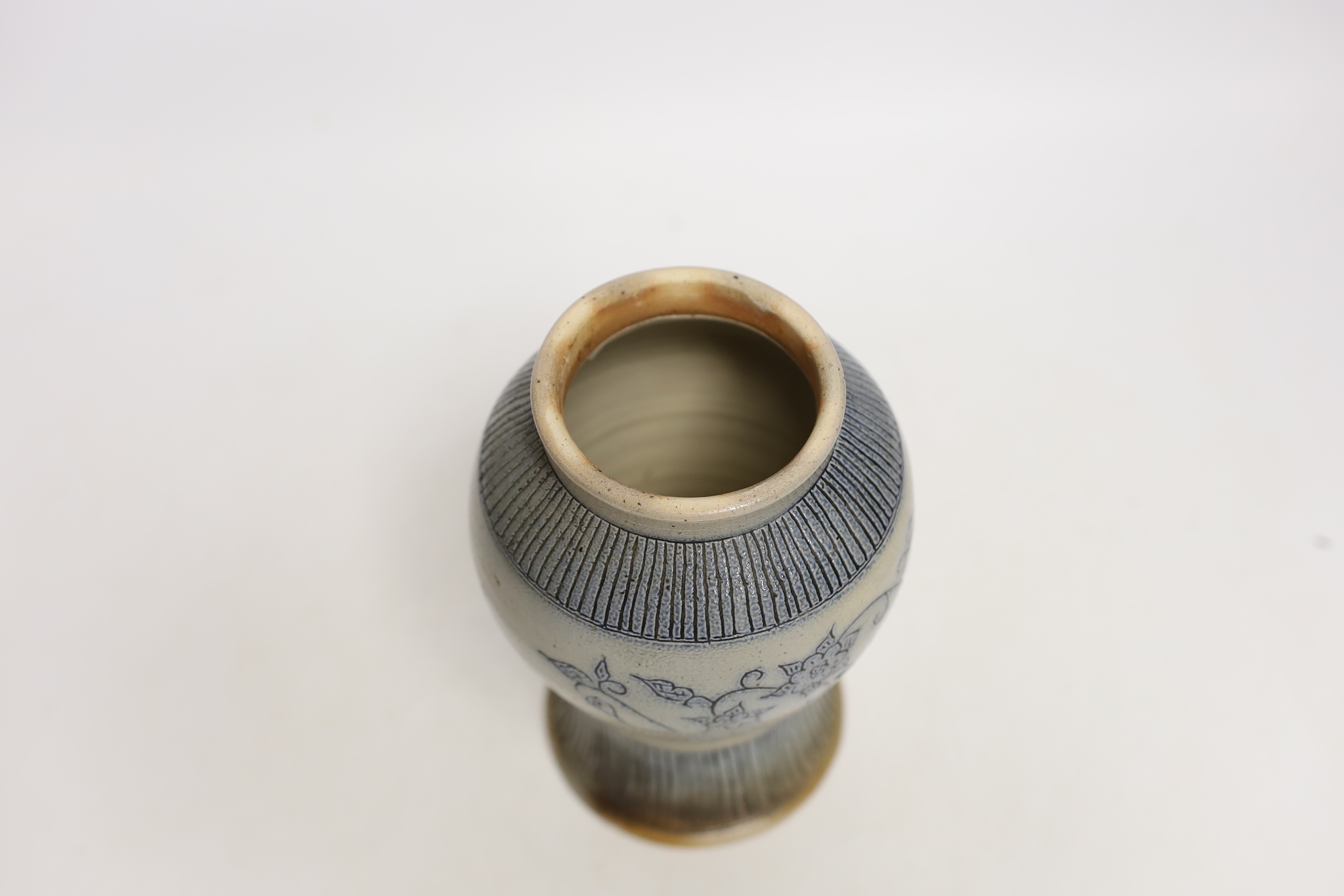 A Lenard, Benjamin and Chase lidded stoneware vase (1840s-1880s) Somerset, Massachusetts, 23cm